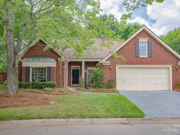 10421 Pullengreen Dr, Charlotte, NC 28277