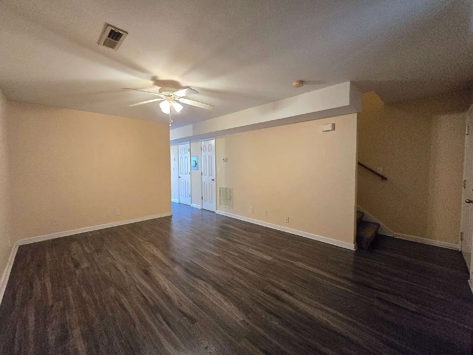 2 bed, 1.5 bath, 1020 sqft, $975 — Photo 3