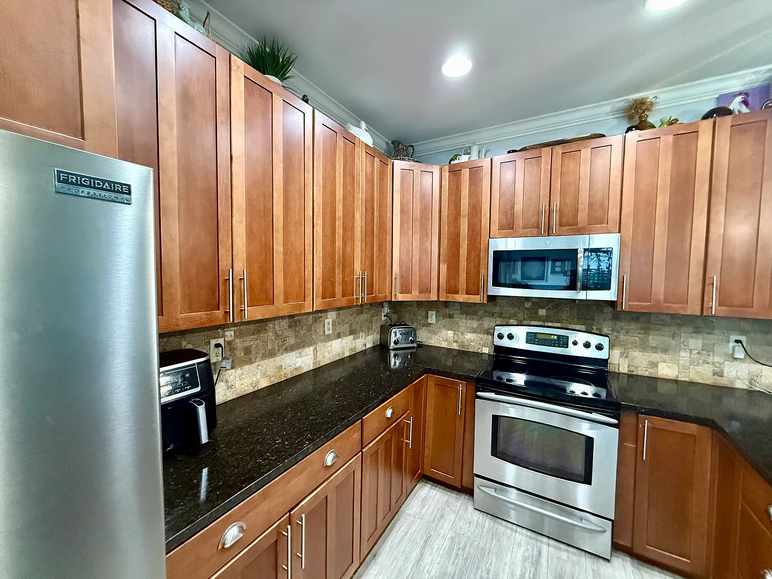 4 bed, 2903 sqft, $2,750 — Photo 3