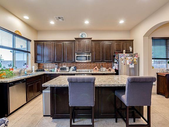 5th image of 2330 E Samantha Way