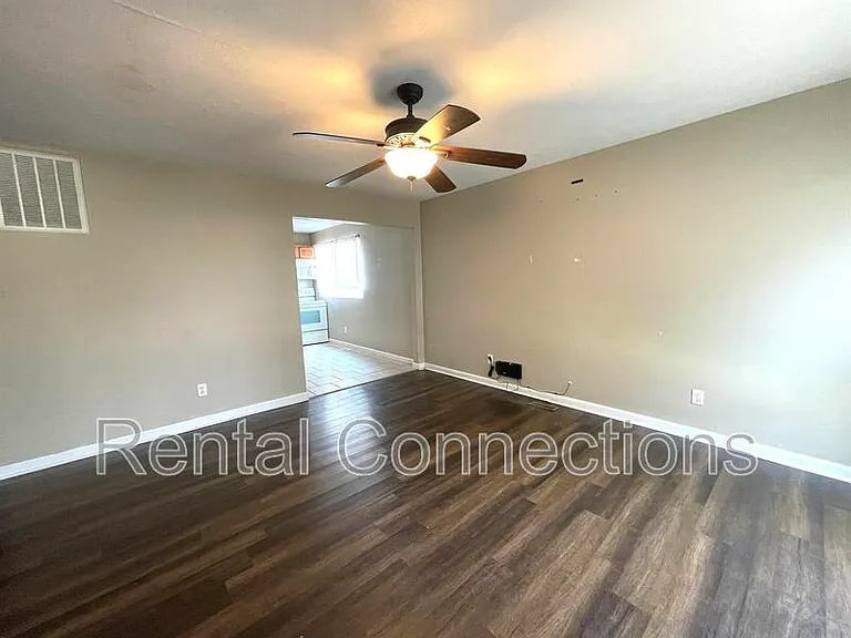 1307 W White St #B — Photo 1