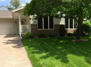 312 Regent Dr, La Crescent, MN 55947