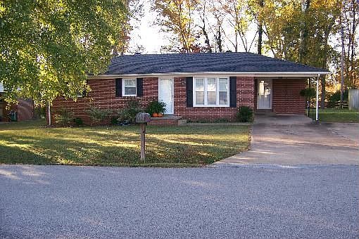 2nd image of 112 Parkway Dr