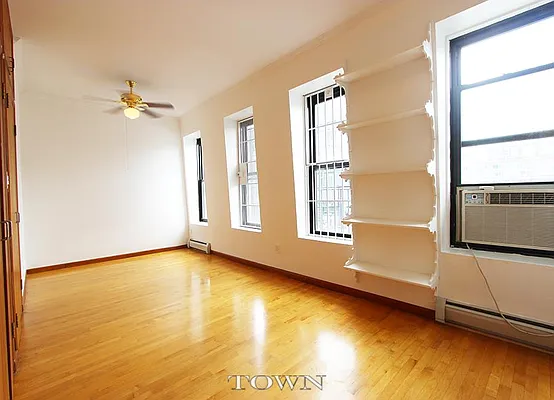 Rented by Town Residential | media 4