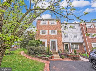 14841 Haymarket Ln, Centreville, VA 20120