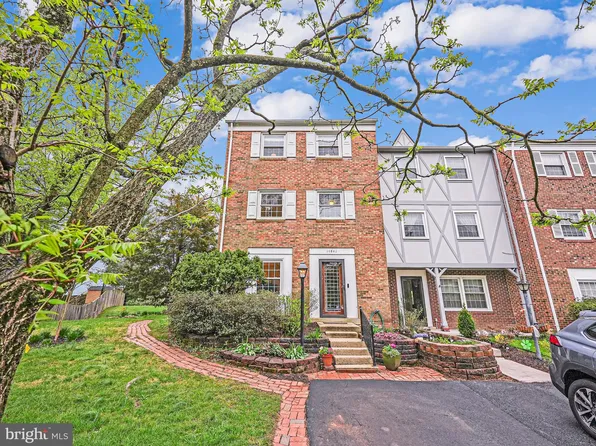 14841 Haymarket Ln, Centreville, VA 20120