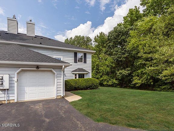 4th image of 1002 Buckingham Circle