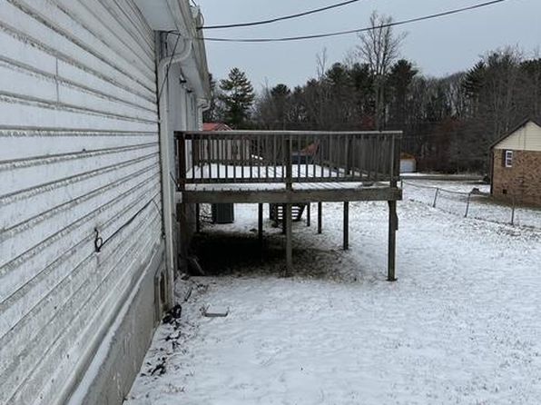 763 Hinton Rd, White Oak, WV 25989