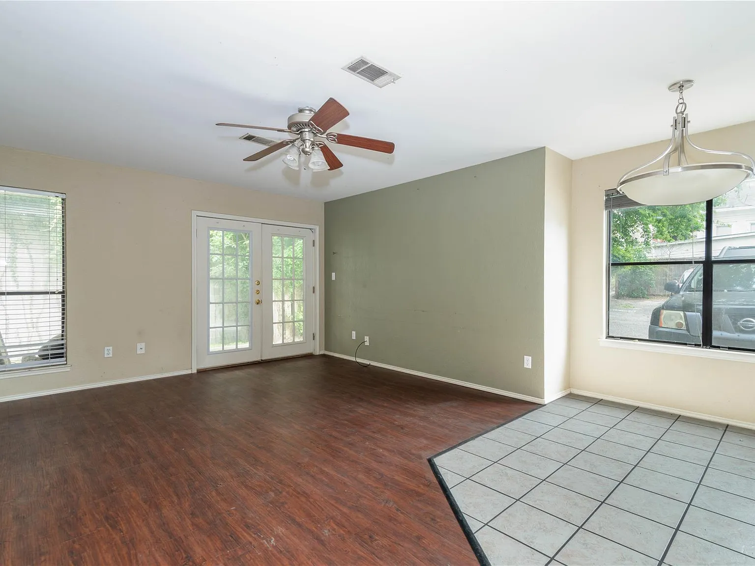 2 bed, 2.0 bath, 810 sqft, $1,200 — Photo 3