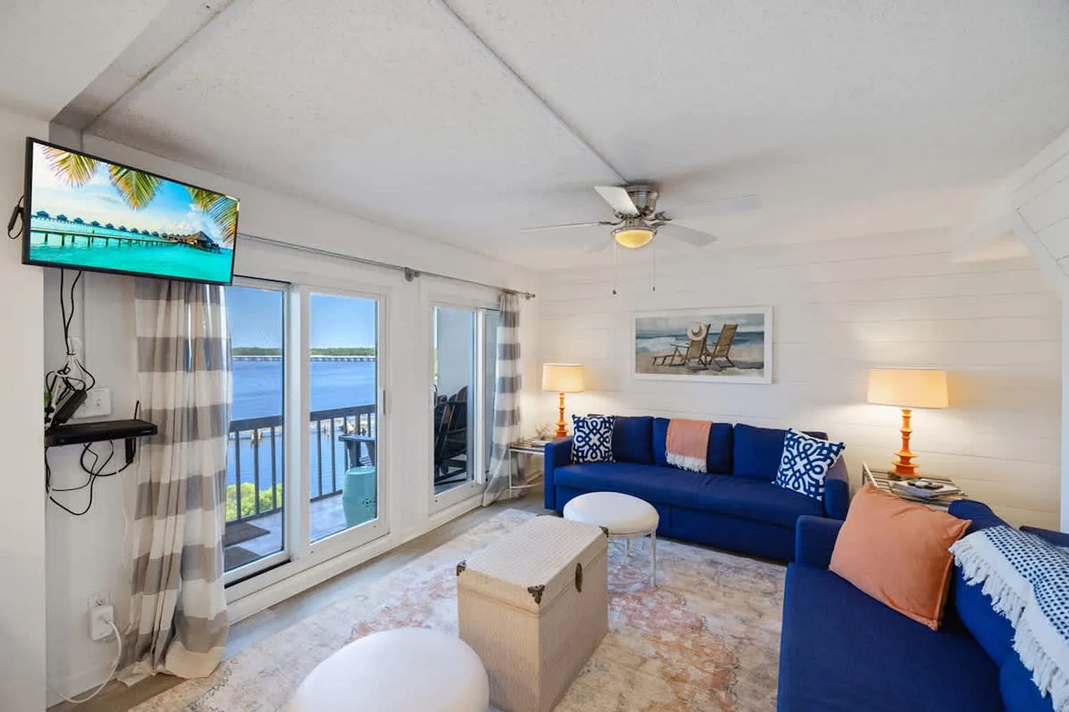 2 bed, 2.0 bath, 979 sqft, $1,924 — Photo 1