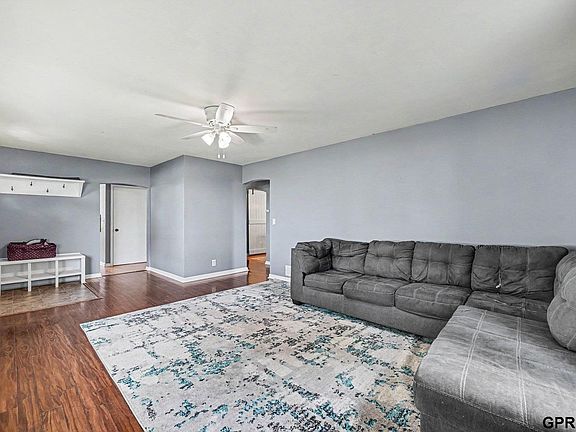 5th image of 405 Vine St
