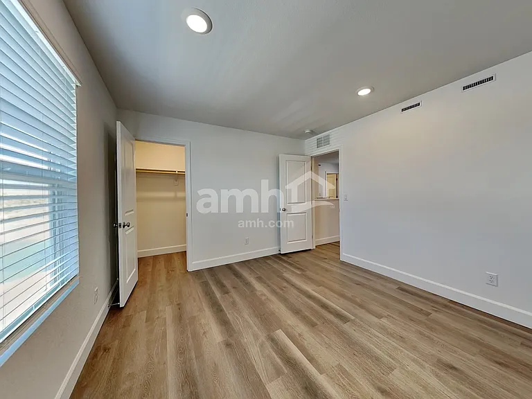 6495 Rush Ave — Photo 17