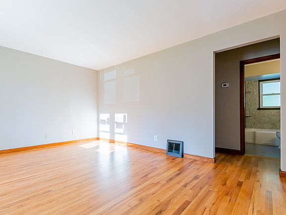 4th image of 2206 Wallis Ave