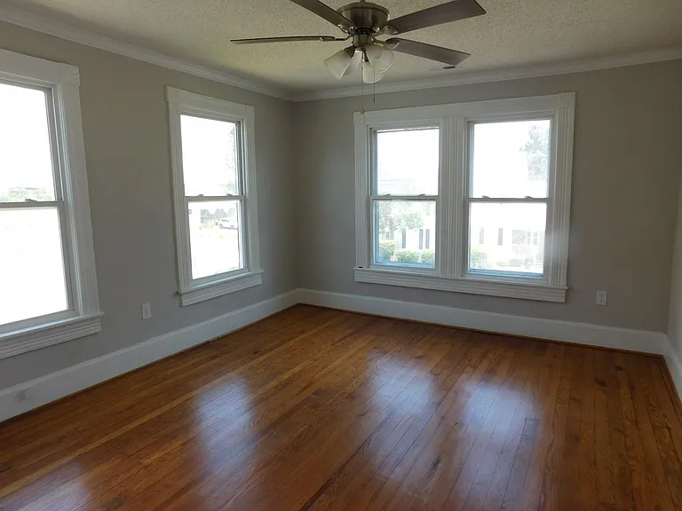 304 Avenue A — Photo 11