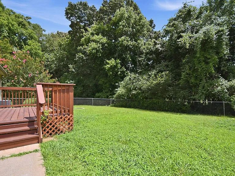 1500 Sunshine Dr — Photo 14