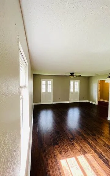 1432 Spanish Oaks Dr — Photo 1