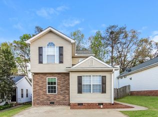 8 Lantern Ln, Greer, SC 29651