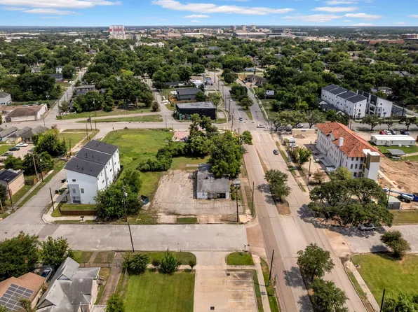 2905 Elgin St, Houston, TX 77004