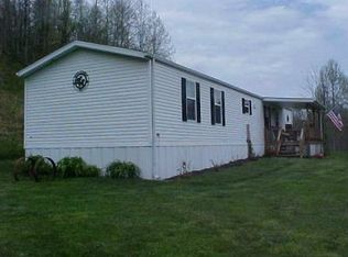 1673 George Johnson Loop Rd, Sandy Hook, KY 41171