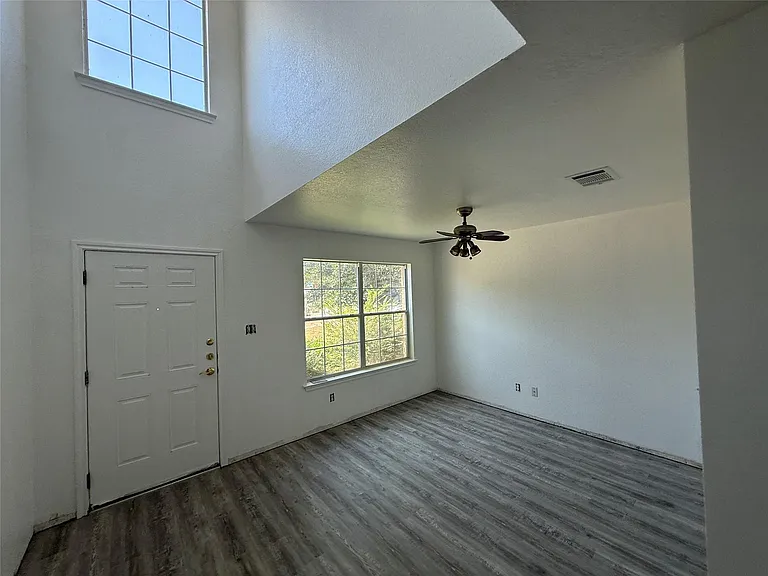1014 Glen Meadow Cv — Photo 4