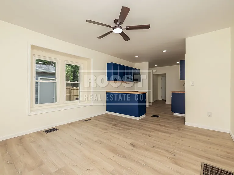 955 Avondale Ave — Photo 4