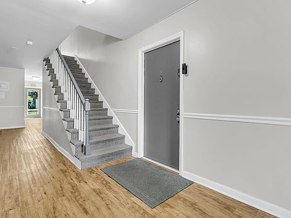 2nd image of 1402 Camp Rd APT 8A