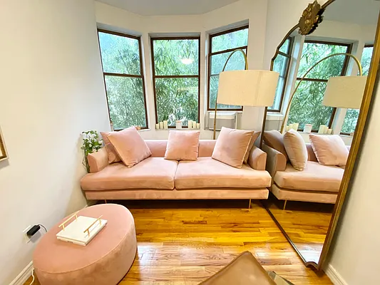 Rented by J PRESTON AND ASSOCIATES INC | media 9