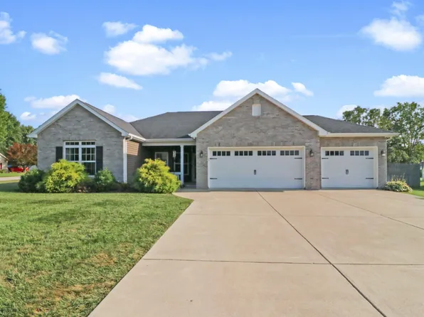 26 Freeman Dr, Rossville, IN 46065