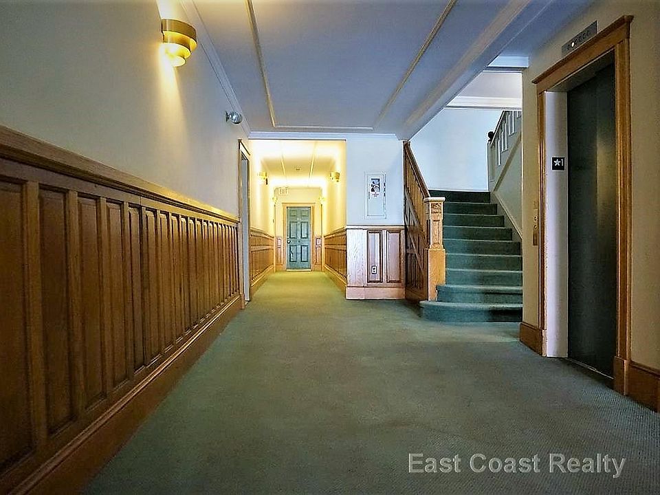 2nd image of 828 Beacon St #5E