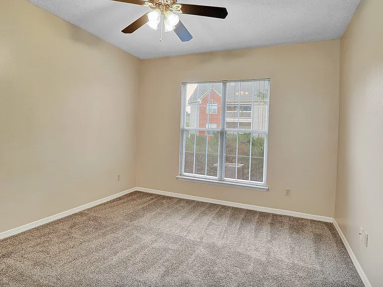 The Grove at Pleasant Valley Apartment Homes — Photo 15