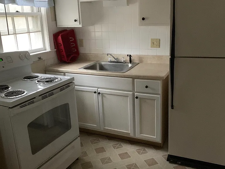 141 Main St #4 — Photo 5