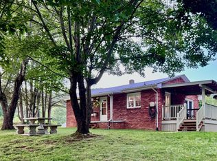 68 Roosevelt Rdg, Canton, NC 28716