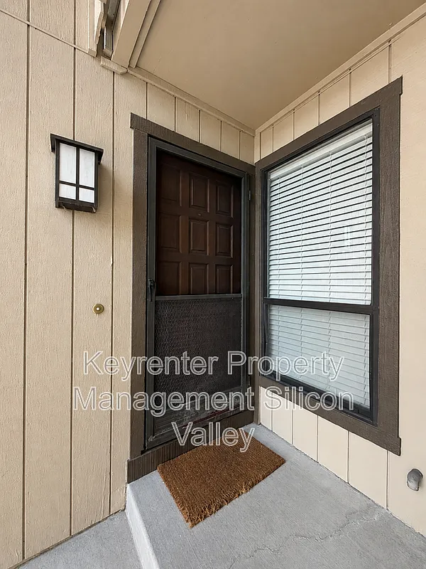 2 bed, 2.0 bath, 1054 sqft, $3,650 — Photo 2