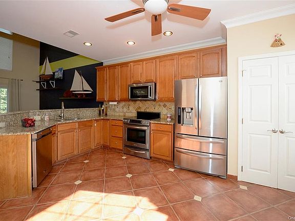 5th image of 14 Willow Ct