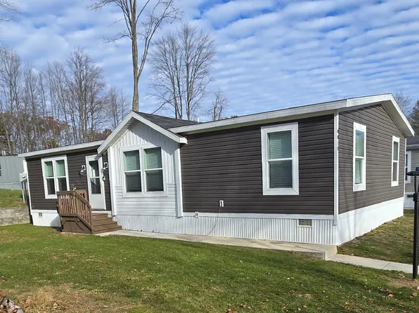 4419 Mosswood Ave NE, Rockford, MI 49341