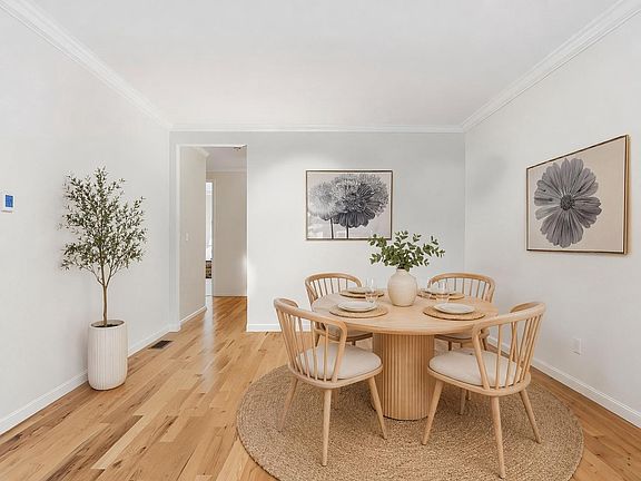 4th image of 157 Roderick Pl