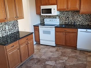 171 Village Grn, Hazlet, NJ 07730
