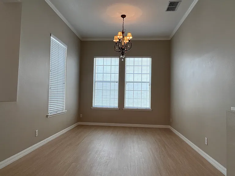 502 Greenbrier Ave — Photo 6