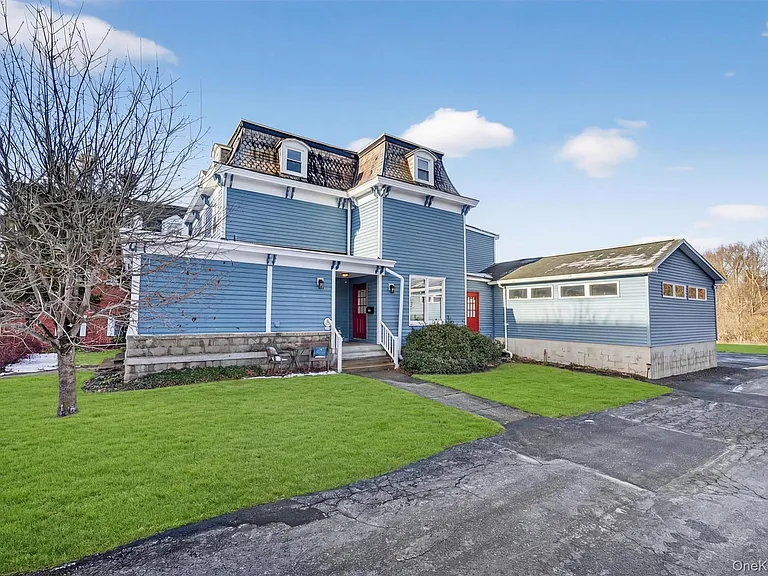 12 Scotchtown Ave — Photo 4