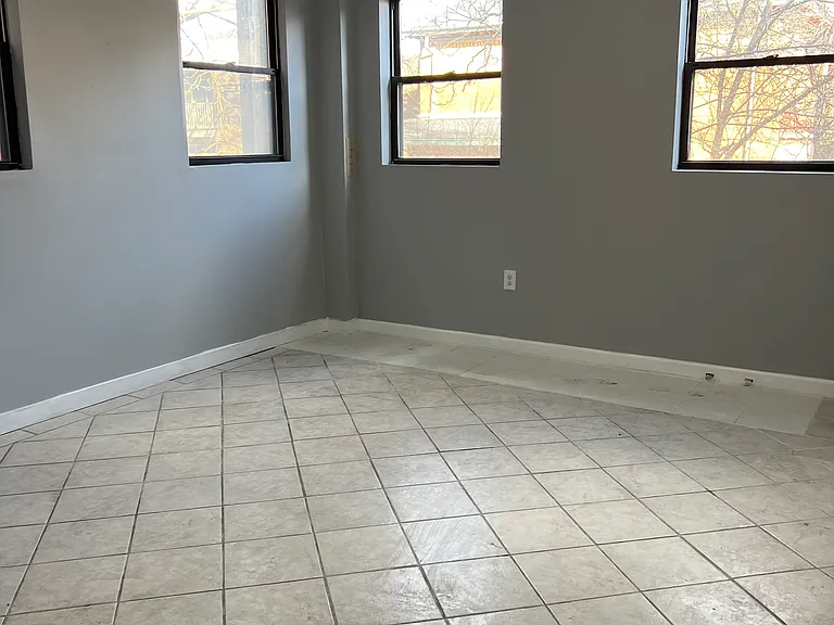 219 Stratford Ave #1 — Photo 13
