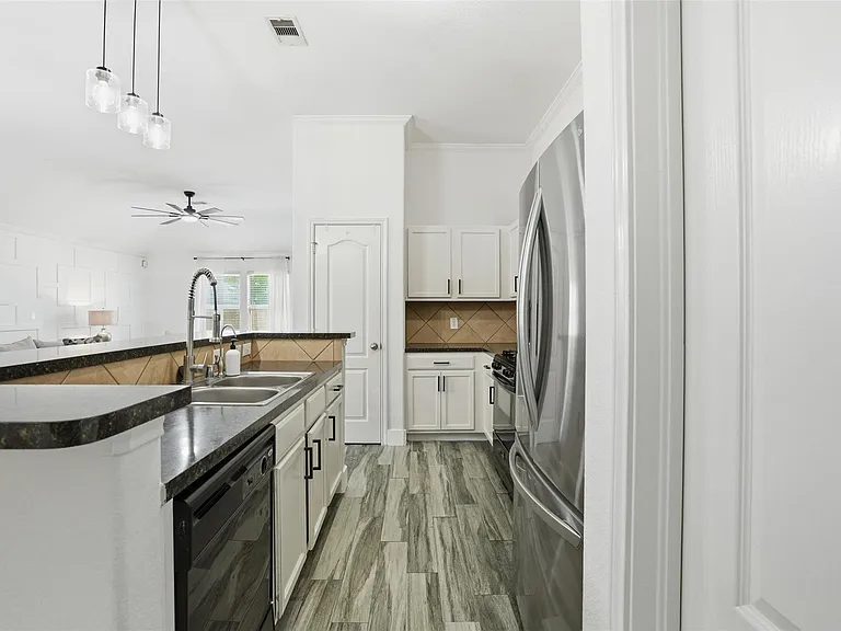 14410 Long Meadow Dr — Photo 8