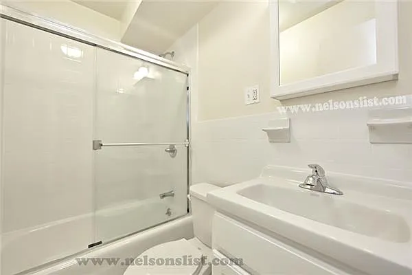 Rented by R New York | media 12