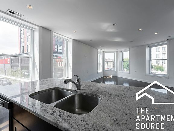 5th image of 2451 N Milwaukee Ave