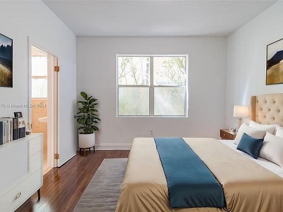 3rd image of 1027 Euclid Ave APT 1