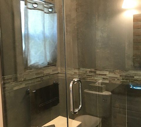 1st floor bathroom 