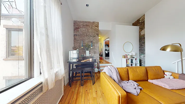 Rented by Bond New York | media 21