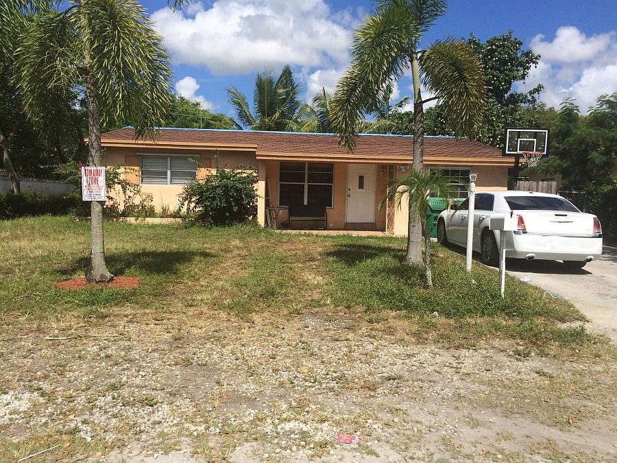 1st image of 4741 SW 25th Ave