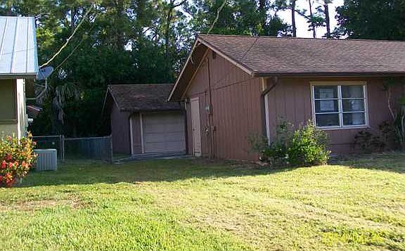 4th image of 1697 SW 31st Ter