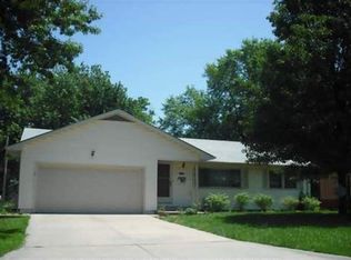 2872 SW College Ct, Topeka, KS 66611