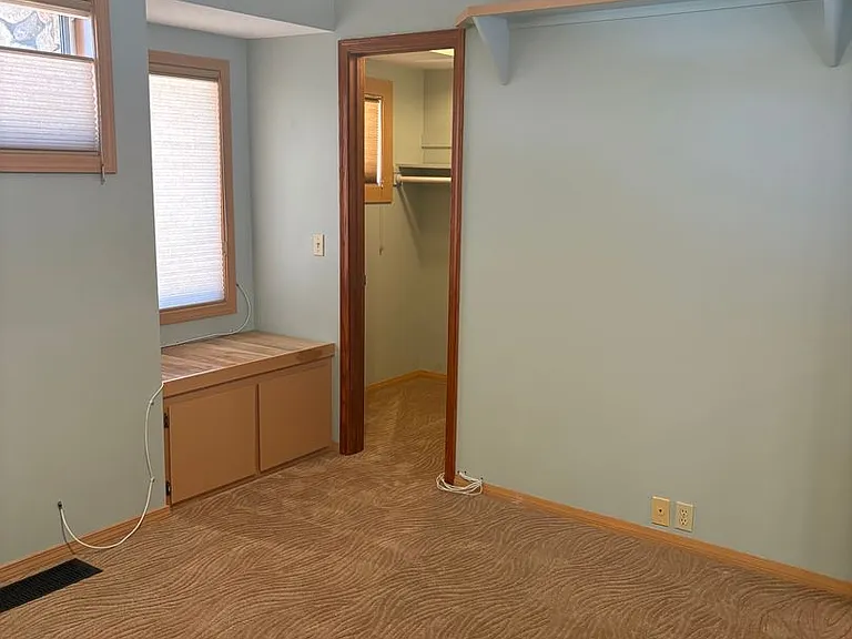 70 Moore Dr — Photo 10